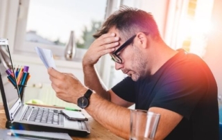 Fattura non pagata: è ancora un reato?